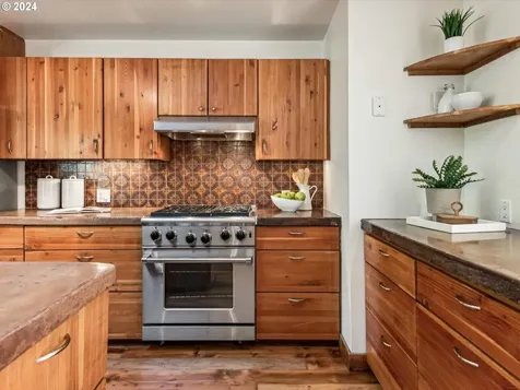1964 SE 21st Avenue Portland OR 97214