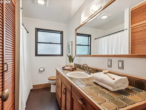 1964 SE 21st Avenue Portland OR 97214