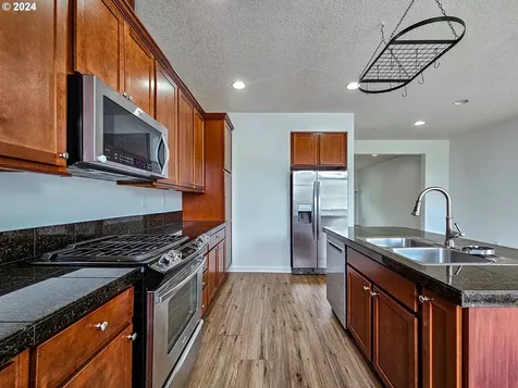 3230 SE Brookwood Avenue Hillsboro OR 97123