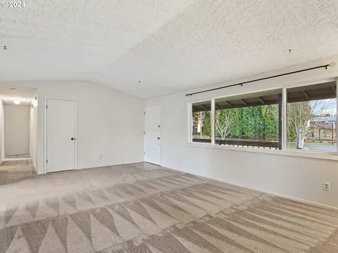 2705 NW 104th Street Vancouver WA 98685