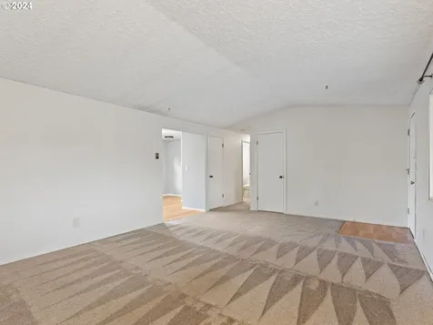 2705 NW 104th Street Vancouver WA 98685
