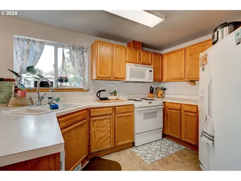 19209 Miles Street Oregon City OR 97045