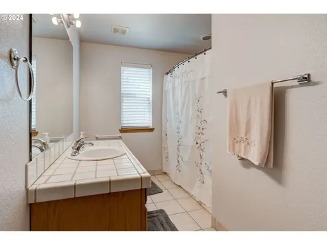 19209 Miles Street Oregon City OR 97045