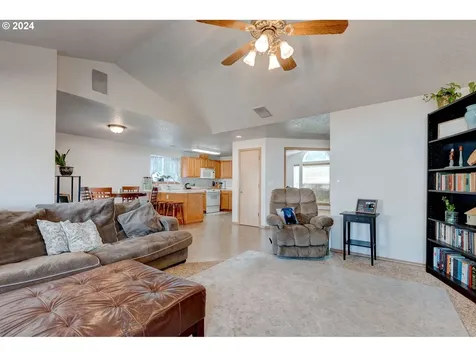 19209 Miles Street Oregon City OR 97045