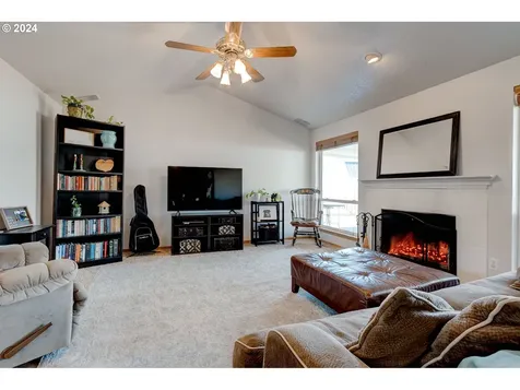 19209 Miles Street Oregon City OR 97045