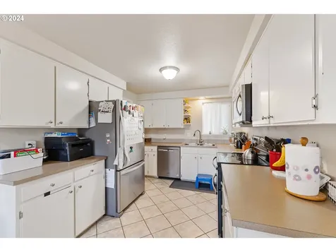 3851 Alcona Street Springfield OR 97478