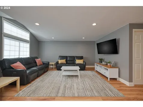 322 Nw Jason Court Hillsboro OR 97124