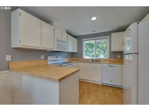 322 Nw Jason Court Hillsboro OR 97124