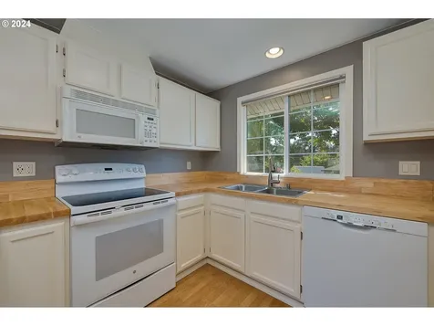 322 Nw Jason Court Hillsboro OR 97124