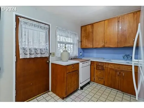 4526 N Hunt Street Portland OR 97203
