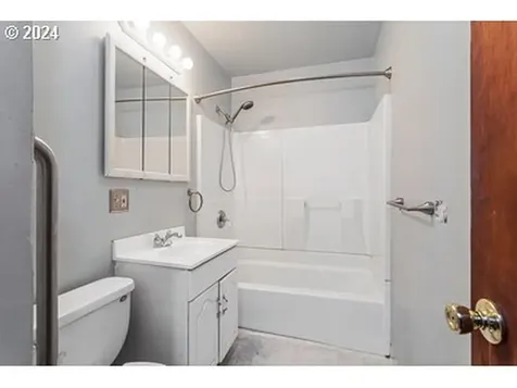 4526 N Hunt Street Portland OR 97203