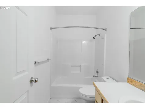2715 NE 94th Street Vancouver WA 98665