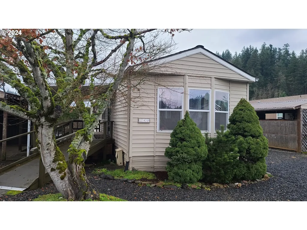 1307 S Water Street Silverton OR 97381