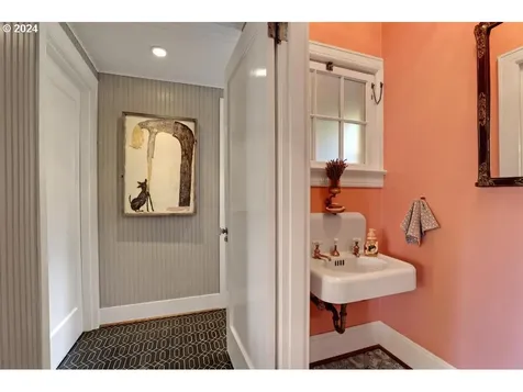 3022 NW Quimby Street Portland OR 97210
