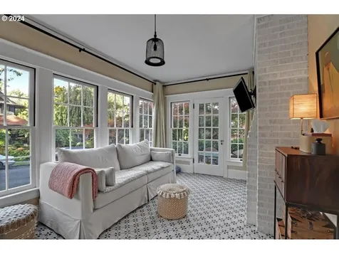 3022 NW Quimby Street Portland OR 97210