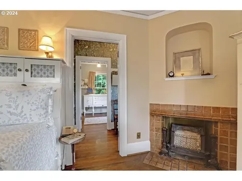 3022 NW Quimby Street Portland OR 97210