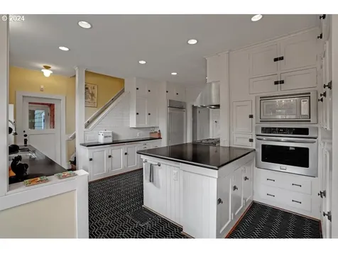3022 NW Quimby Street Portland OR 97210