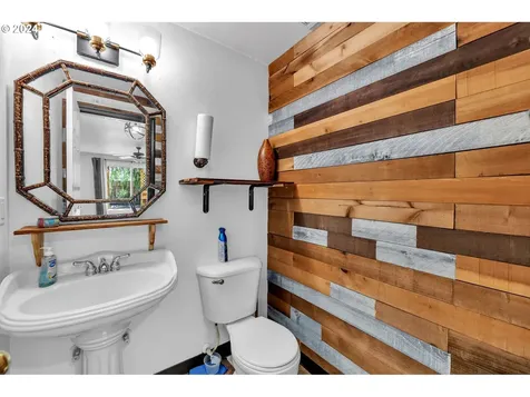 16205 Ne 32nd Street Vancouver WA 98682