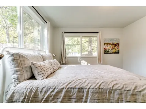 1363 Acorn Park Street Eugene OR 97402