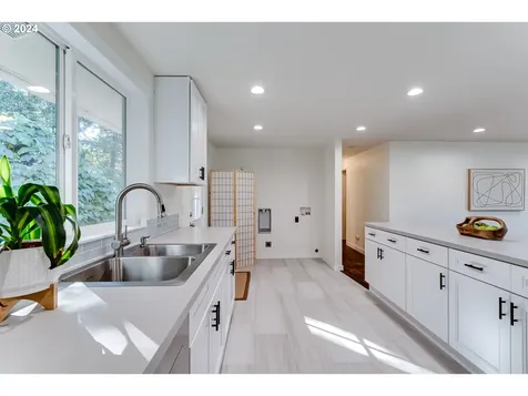 1363 Acorn Park Street Eugene OR 97402