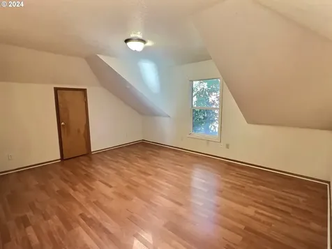4713 N Commercial Avenue Portland OR 97217