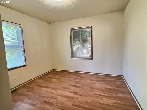 4713 N Commercial Avenue Portland OR 97217