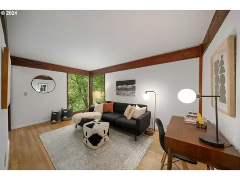 4481 SW Fairview Circus Portland OR 97221