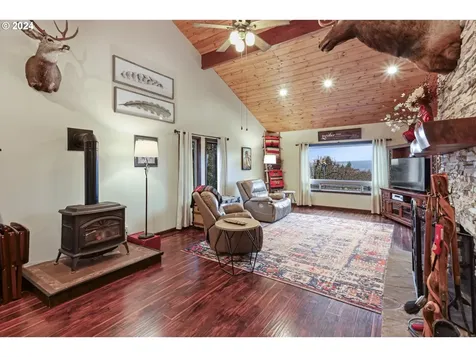 2500 Belmont Drive Hood River OR 97031
