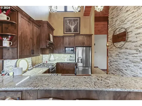 2500 Belmont Drive Hood River OR 97031