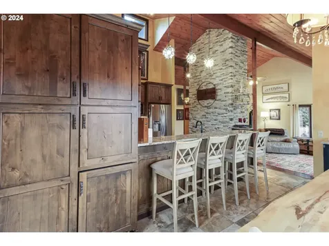 2500 Belmont Drive Hood River OR 97031
