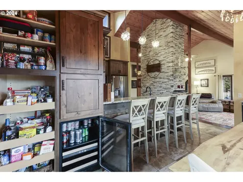 2500 Belmont Drive Hood River OR 97031