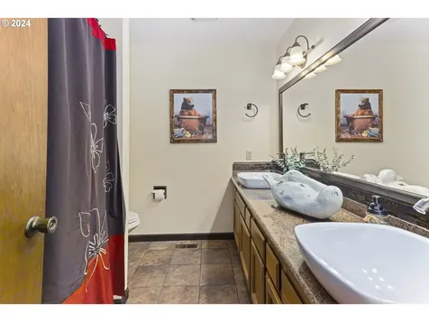 2500 Belmont Drive Hood River OR 97031