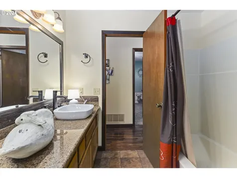 2500 Belmont Drive Hood River OR 97031