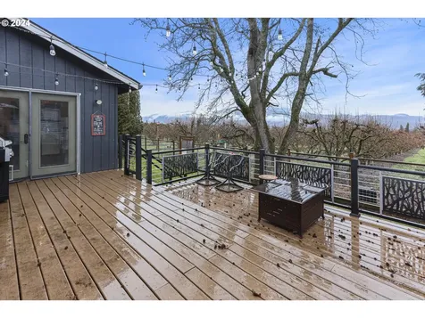 2500 Belmont Drive Hood River OR 97031