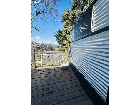 2500 Belmont Drive Hood River OR 97031