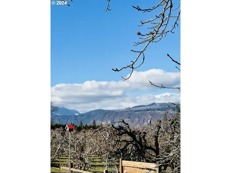2500 Belmont Drive Hood River OR 97031