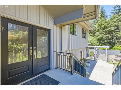 16200 Se Hagen Road Happy Valley OR 97086