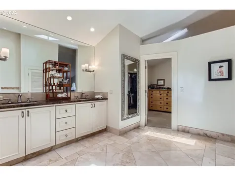 16200 Se Hagen Road Happy Valley OR 97086