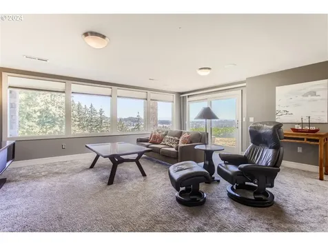 16200 Se Hagen Road Happy Valley OR 97086