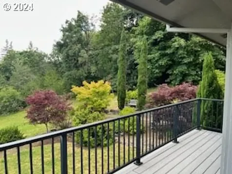 16200 Se Hagen Road Happy Valley OR 97086