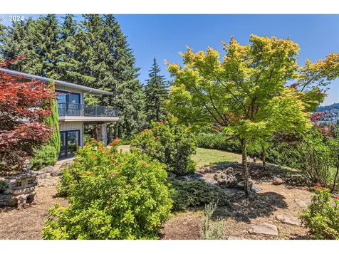 16200 Se Hagen Road Happy Valley OR 97086