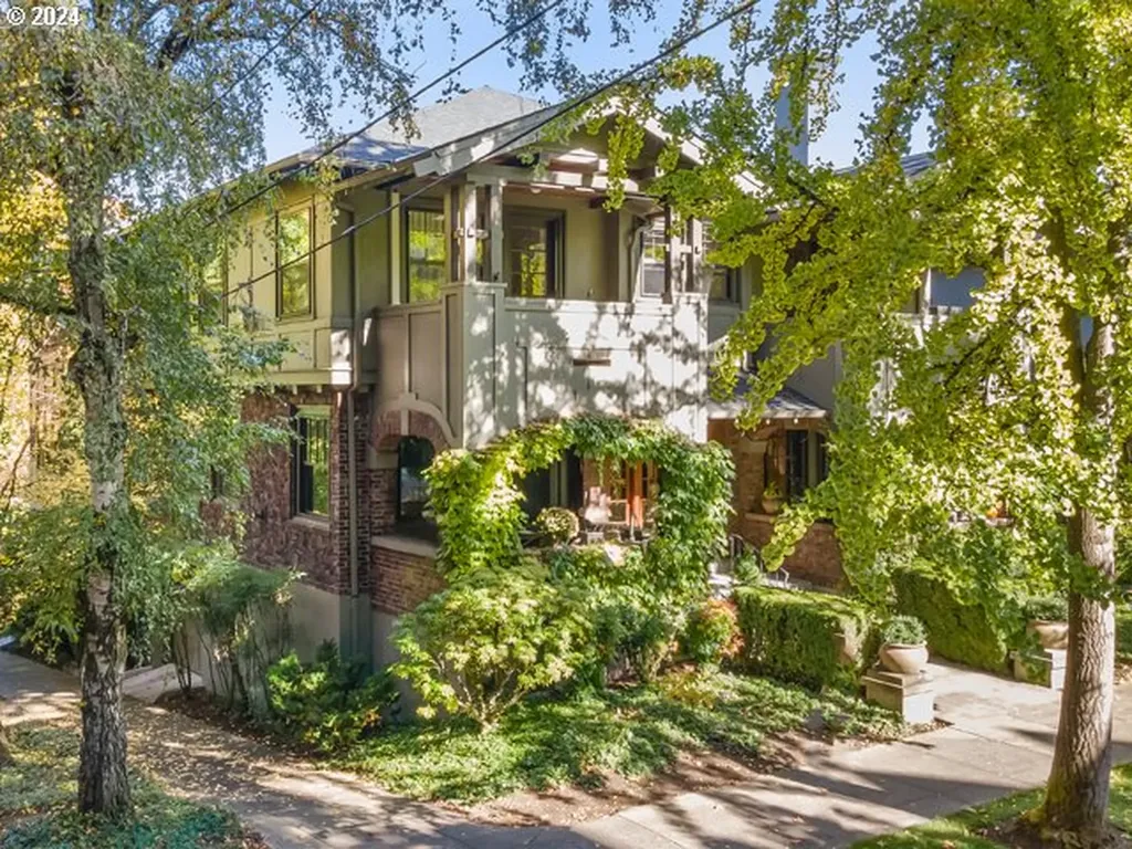 1837 SW Elm Street Portland OR 97201