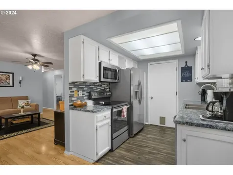 1495 Sw Apperson Street Mcminnville OR 97128