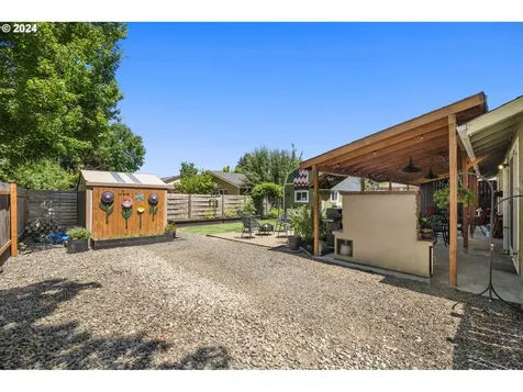 1495 Sw Apperson Street Mcminnville OR 97128