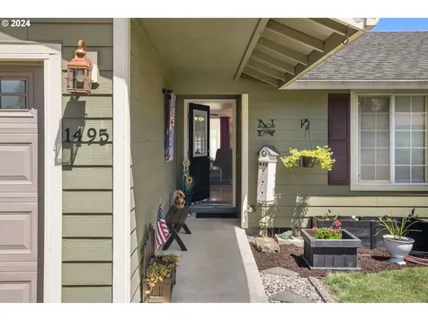 1495 Sw Apperson Street Mcminnville OR 97128