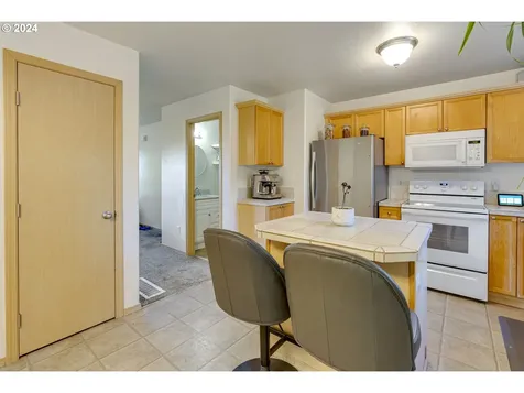 1454 Sw Binford Lake Parkway Gresham OR 97080