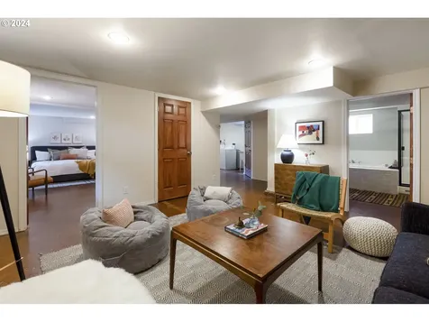 1637 N Winchell Street Portland OR 97217