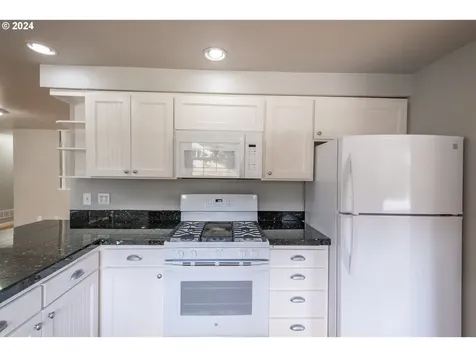 30521 Rancho Road Lebanon OR 97355