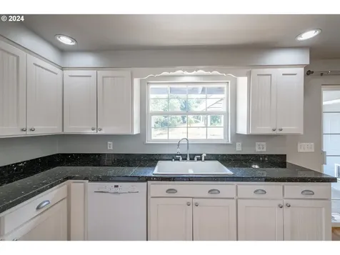30521 Rancho Road Lebanon OR 97355