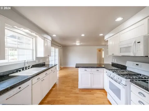 30521 Rancho Road Lebanon OR 97355
